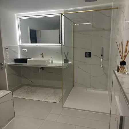 Luxury Düsseldorf-meerbusch Für 1-6 Personen, 10 Minuten Zum Airport Oder Messe, 15 Minuten Zur Königsallee Meerbusch