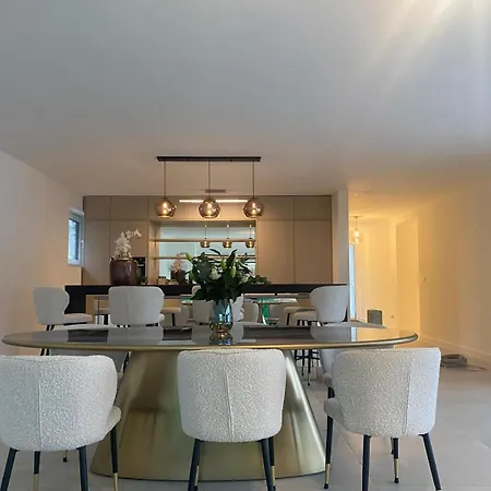 Luxury Duesseldorf-meerbusch Fuer 1-6 Personen, 10 Minuten Zum Airport Oder Messe, 15 Minuten Zur Koenigsallee Apartman