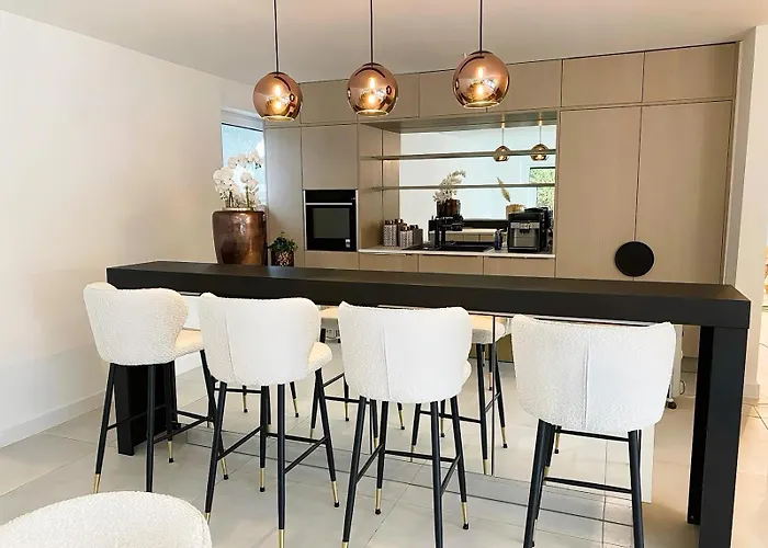 Luxury Duesseldorf-meerbusch Fuer 1-6 Personen, 10 Minuten Zum Airport Oder Messe, 15 Minuten Zur Koenigsallee Apartman