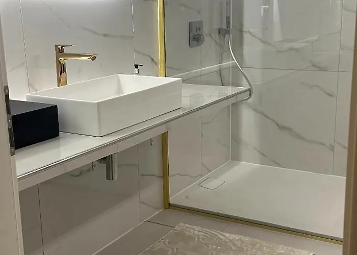 Luxury Düsseldorf-meerbusch Für 1-6 Personen, 10 Minuten Zum Airport Oder Messe, 15 Minuten Zur Königsallee Apartment Meerbusch